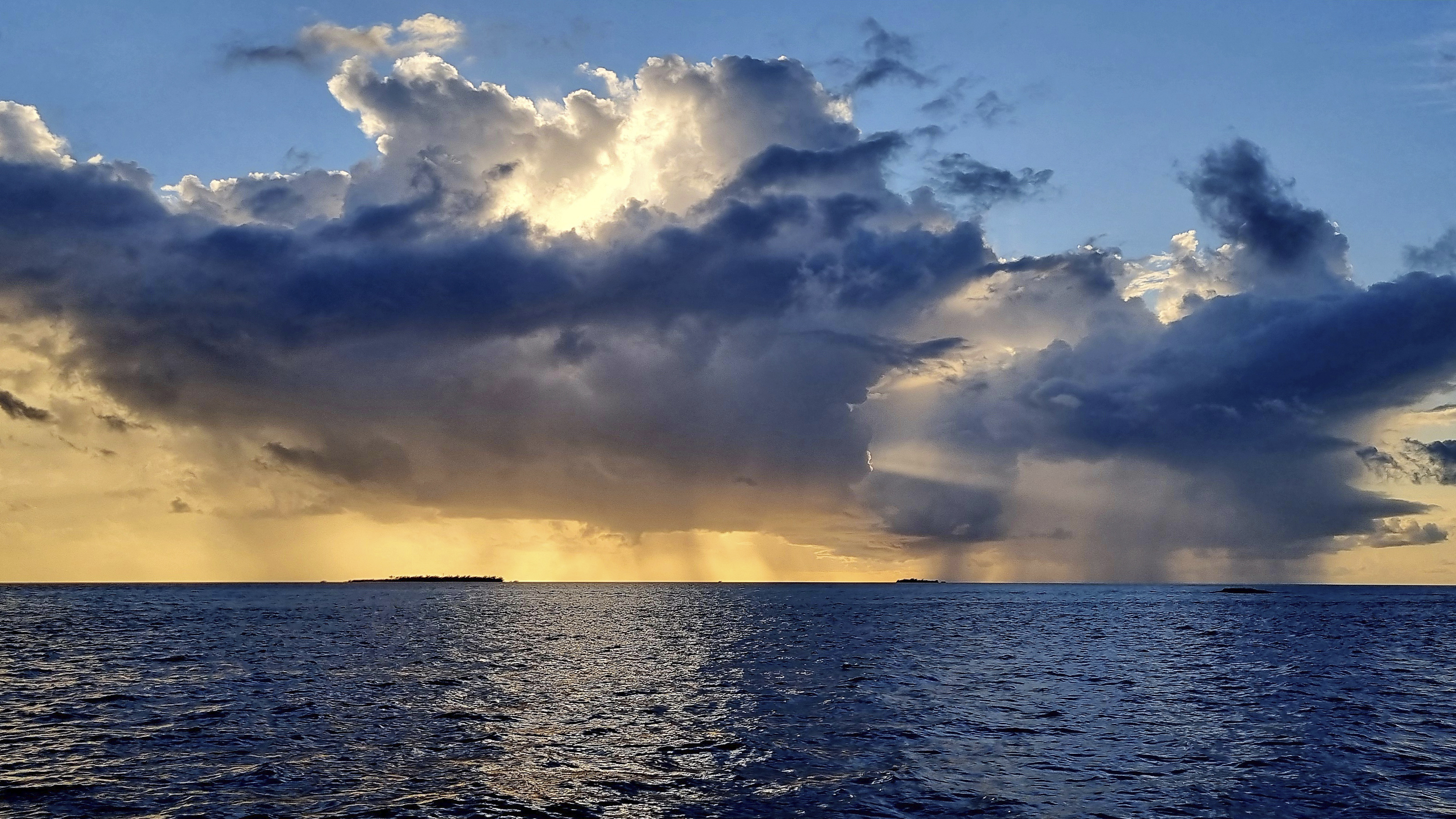 Malediven dunkle Wolken
