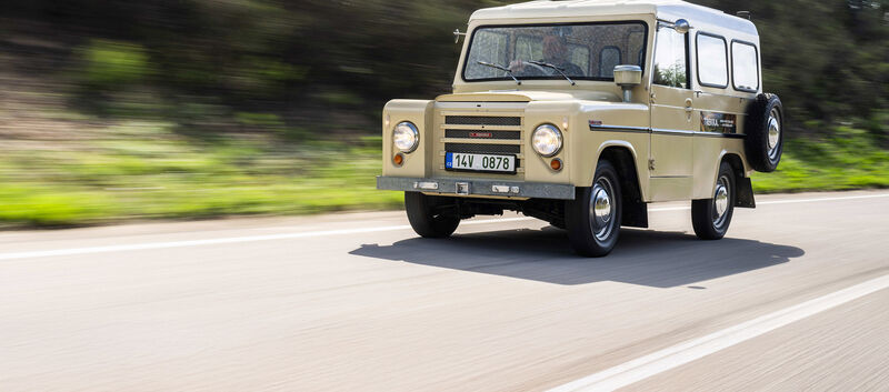 Ein weißer Geländewagen - der Skoda Trekka aus dem Jahr 1966.