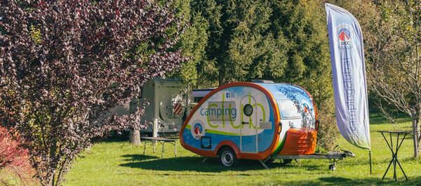 Das Foto zeigt den ÖCC Wohnwagen.