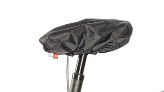 Produktbild von einem Regenschutzüberzug auf einem Fahrradsattel.