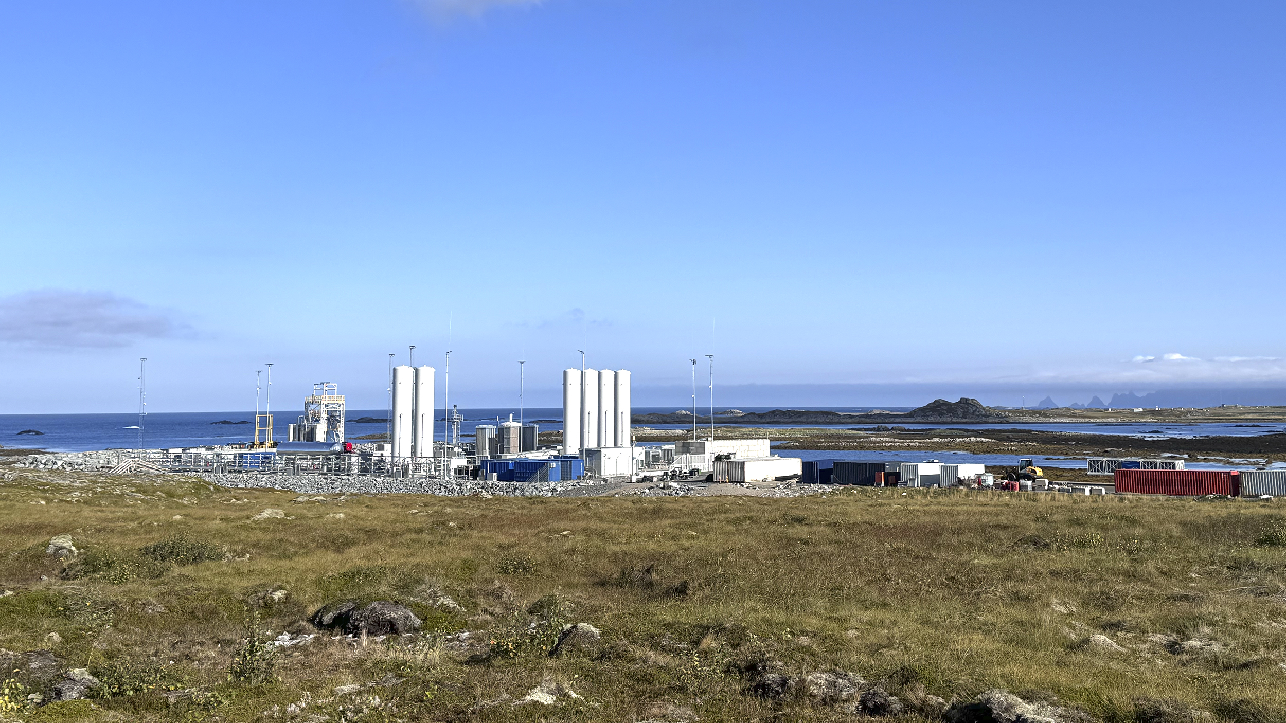 Hier finden  am Meer Test-Raketenstarts von Andøya statt.