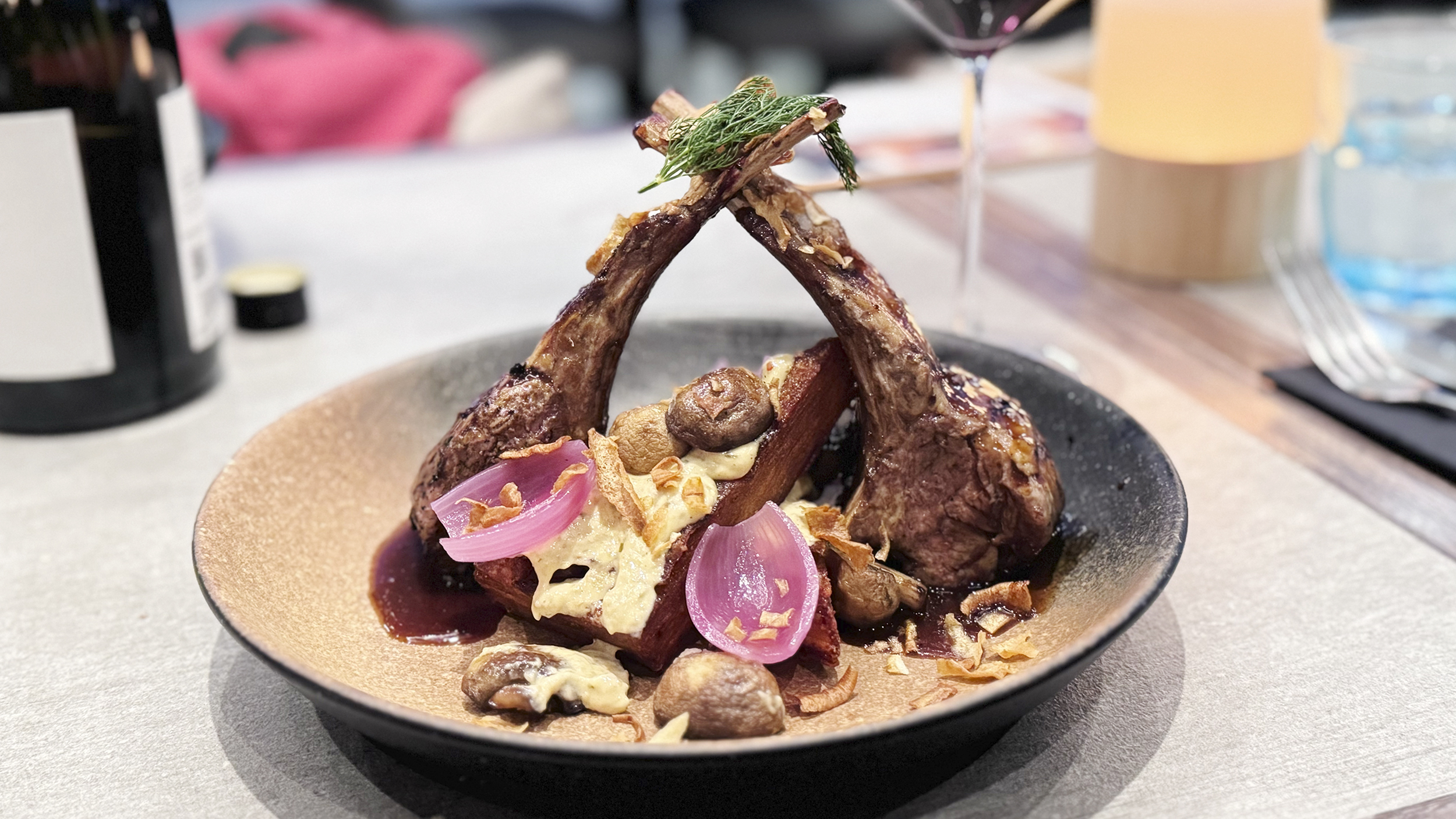 Lamp Chops  schön angerichtet. 