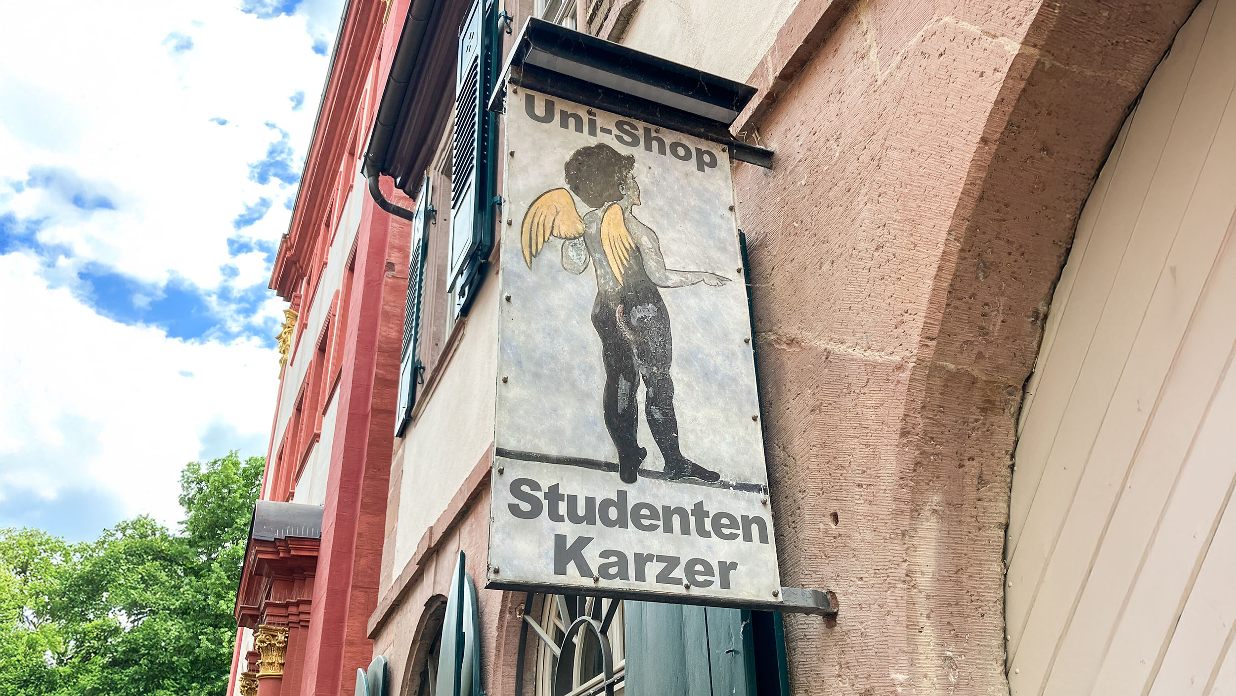 Eingangsschild zum Karzer, dem Studentengefängnis in Heidelberg