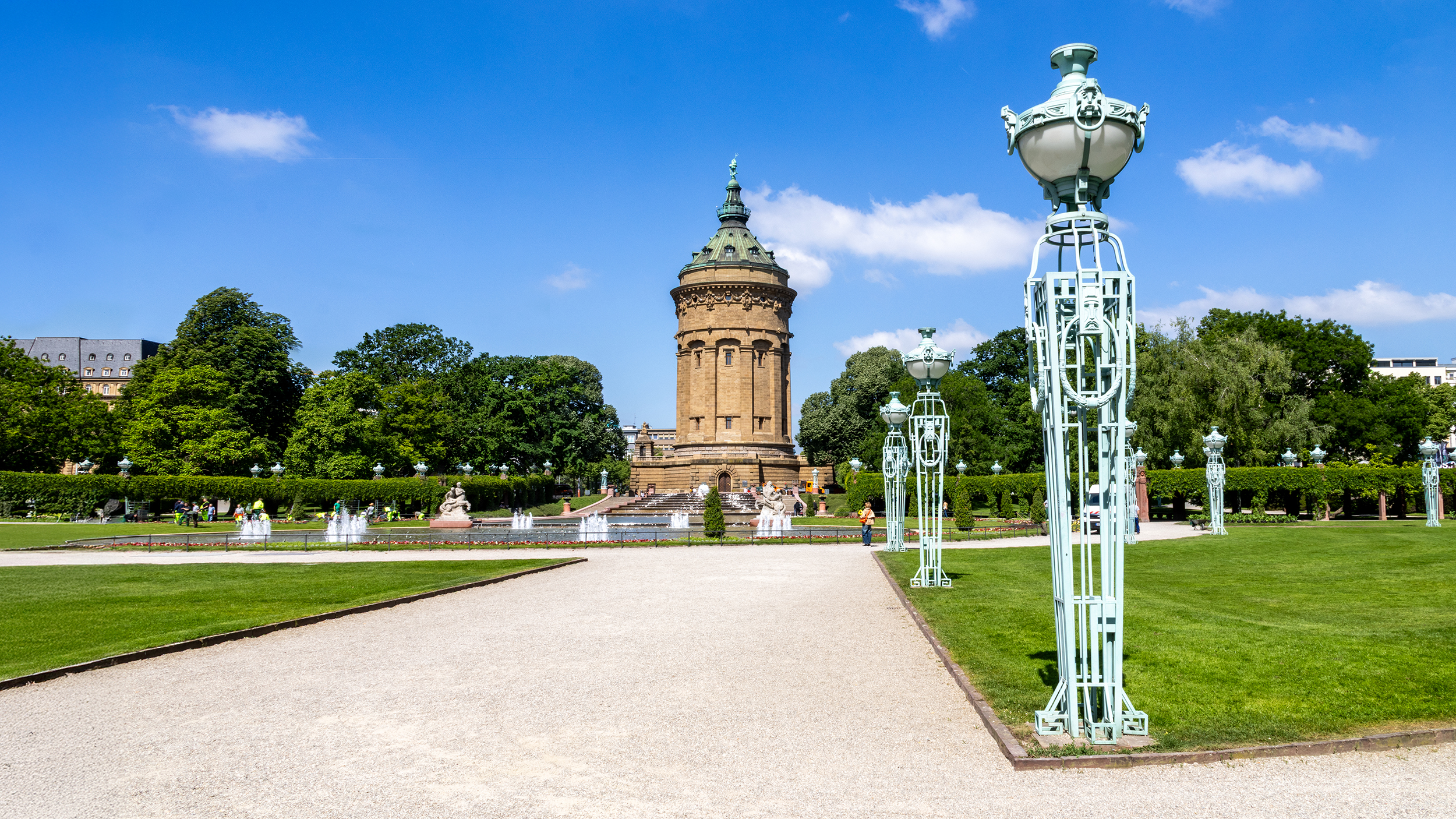 Der 60 Meter hohe Wasserturm ist eines der bekanntes Wahrzeichen Mannheims