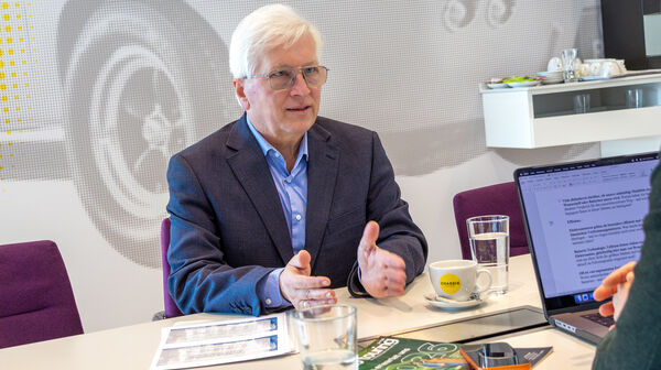 Professor Manfred Schrödl beim ÖAMTC während des Interviews mit Stephan Höckner