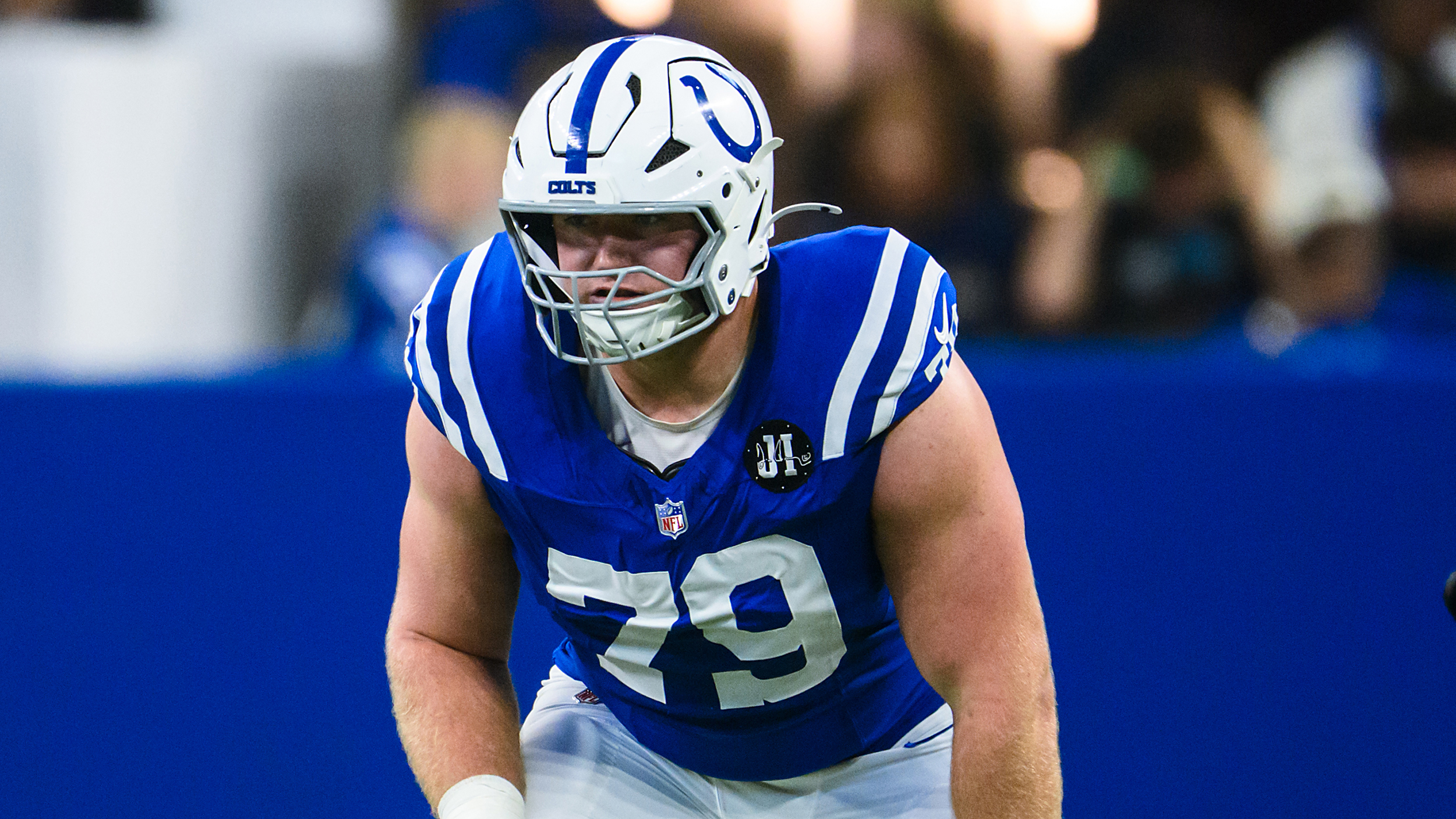 Nahaufnahme des österreichischen NFL-Profis Bernhard Raimann während eines Spiels.