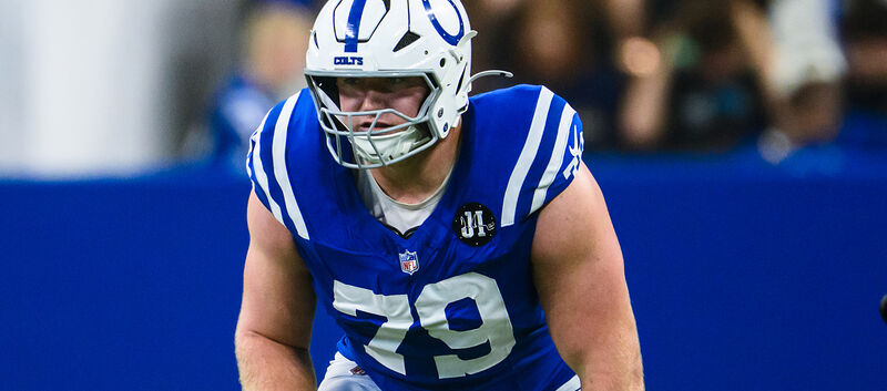 Nahaufnahme des österreichischen NFL-Profis Bernhard Raimann während eines Spiels.