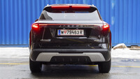 Großes, schwarzes SUV