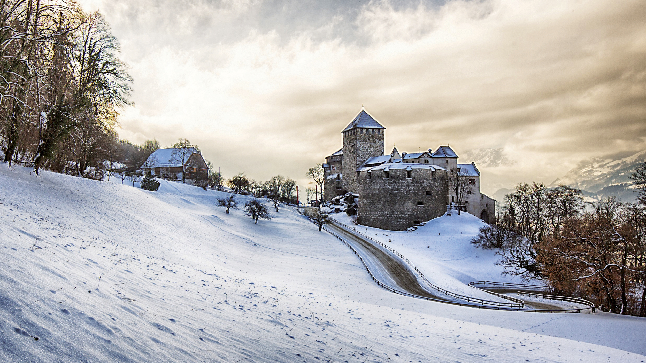 Winteransicht vom Schloss.