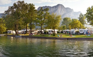 Das Foto zeigt den Campingplatz Camp MondSeeLand