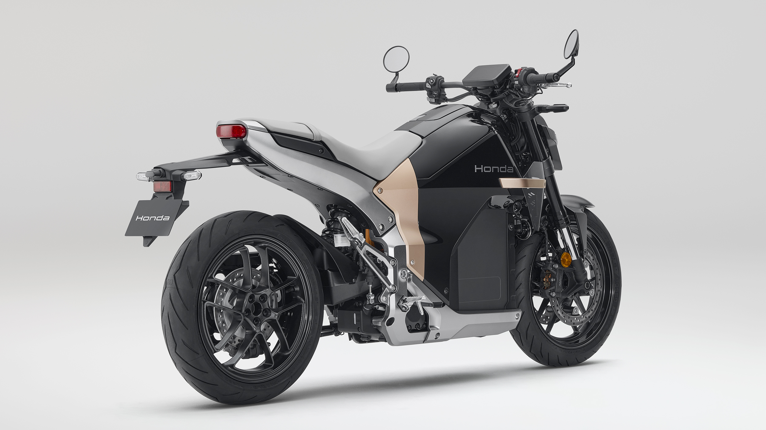 Honda WN7 von schräg hinten fotografiert
