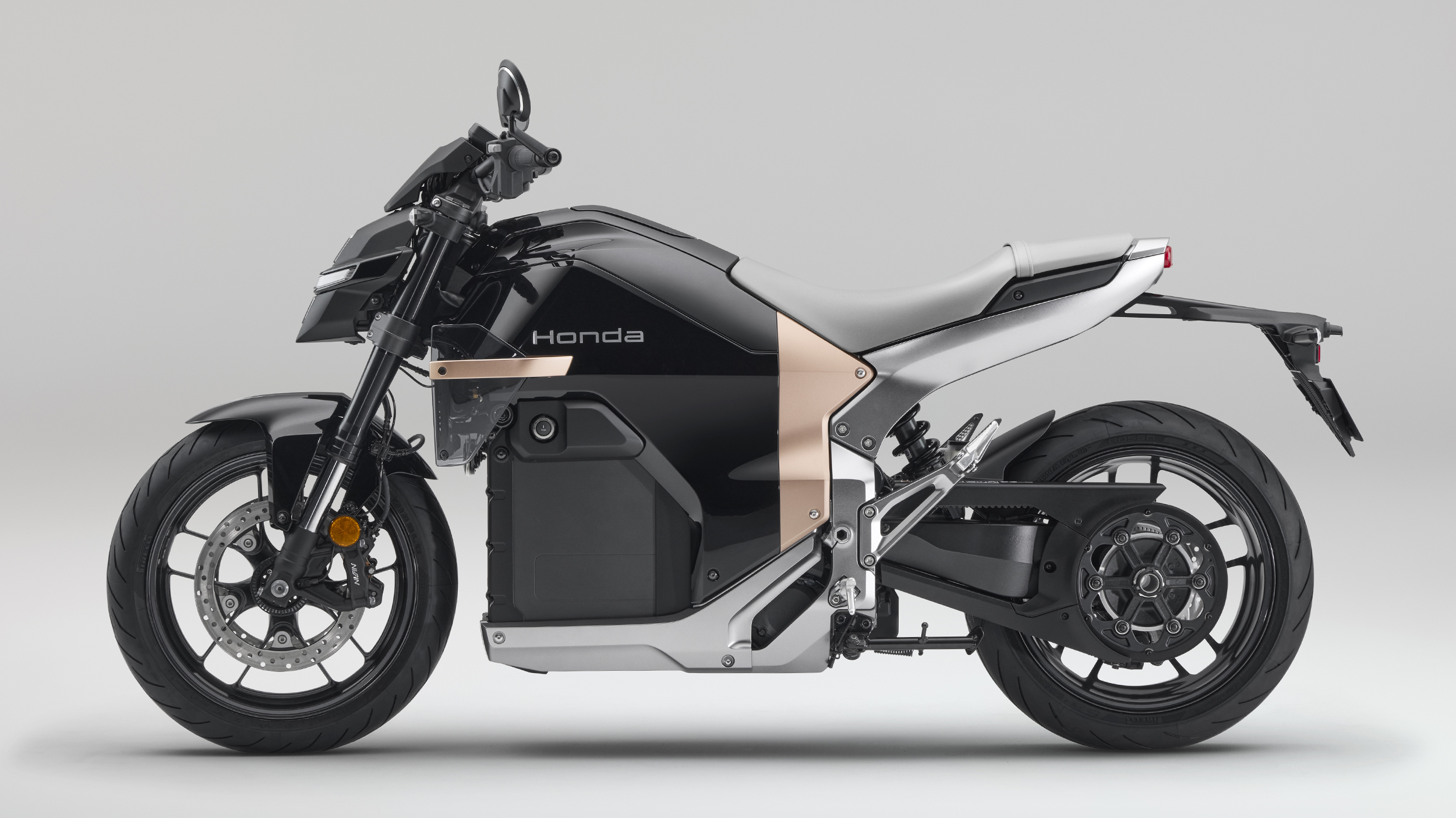 Honda WN7 von der Seite fotografiert