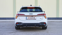 Weißer Audi A6 Avant