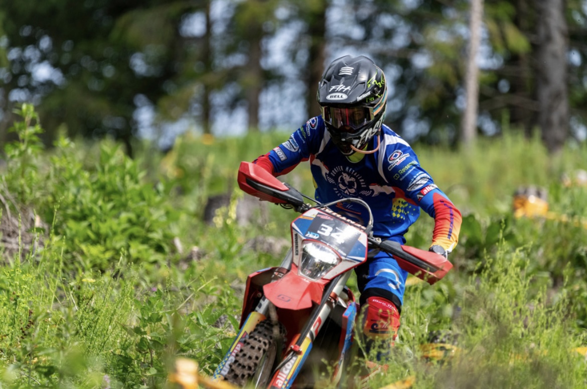 Das Bild zeigt Jan Wunderlich beim fahren.