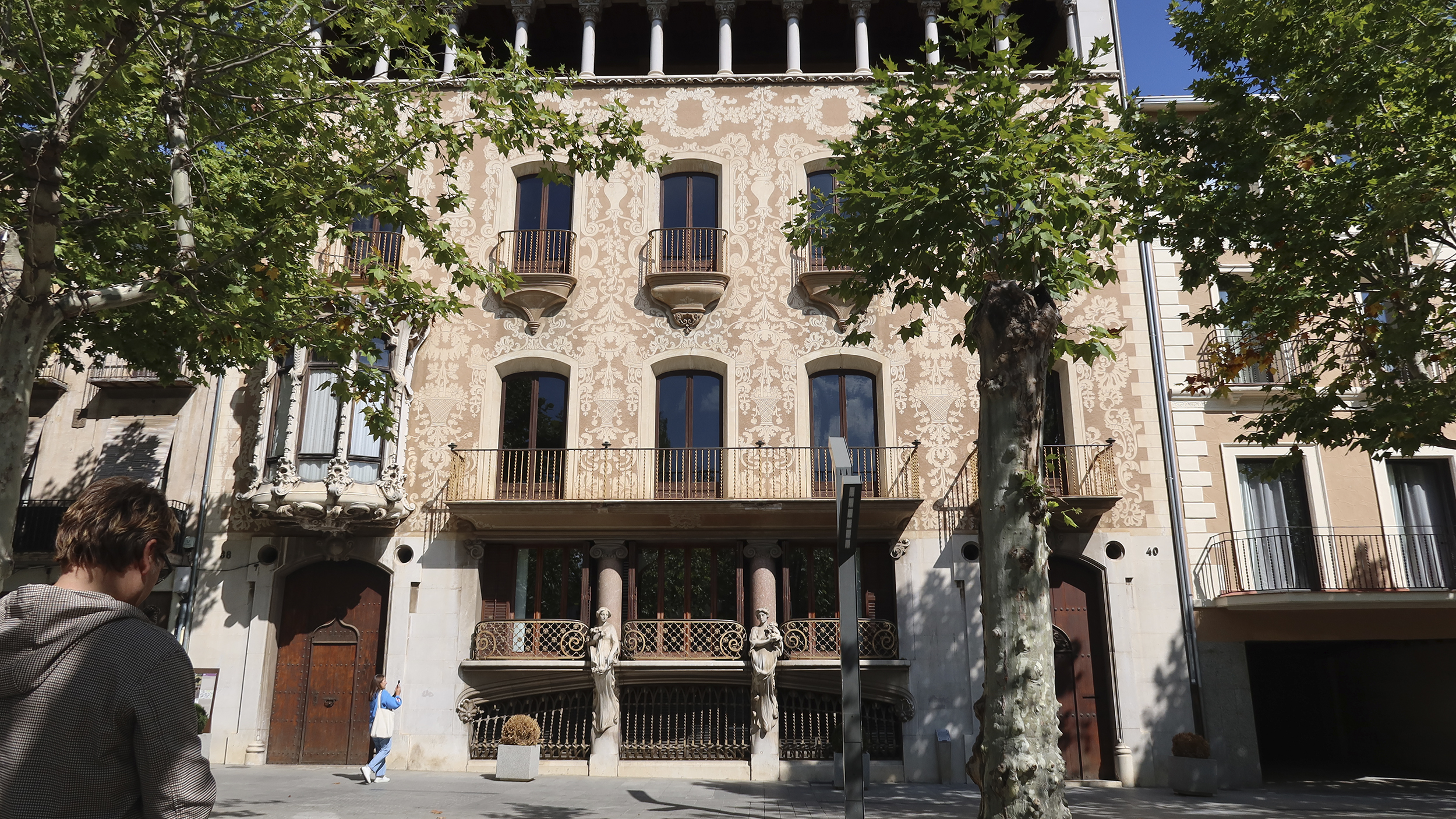 Jugendstilgebäude an der Blay-Promenade in Olot.