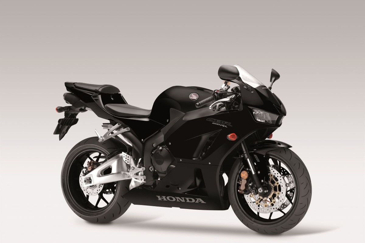 Stehendes Motorrad.