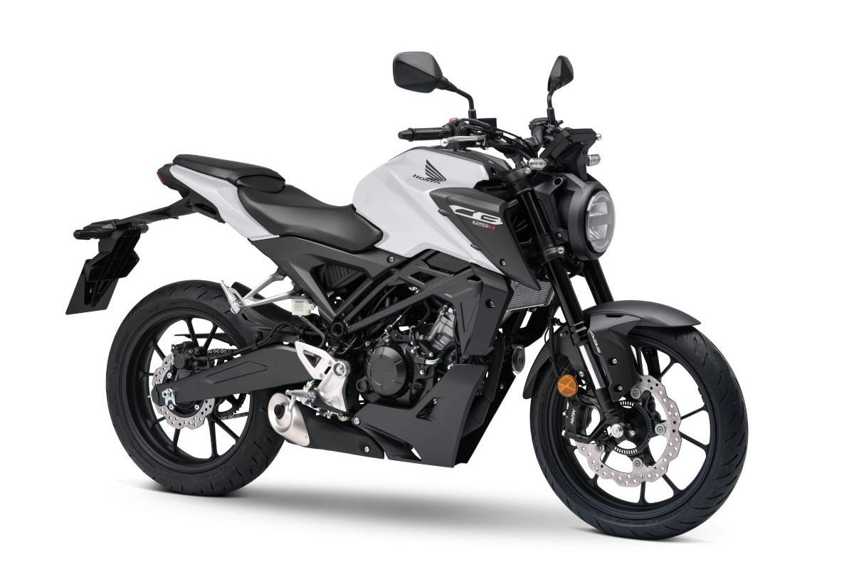 Stehendes Motorrad.