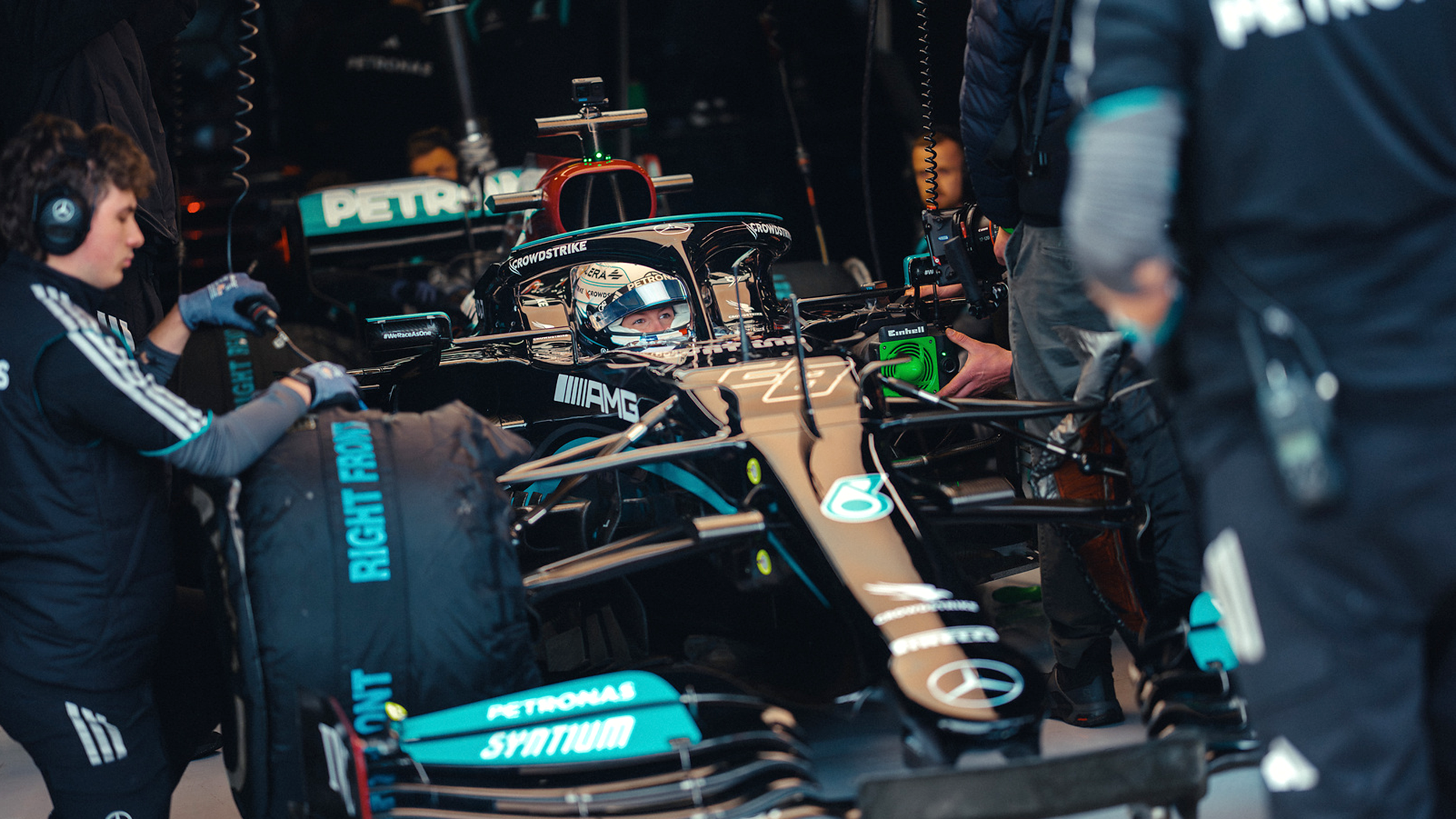 Doriane Pin im Formel 1 Auto
