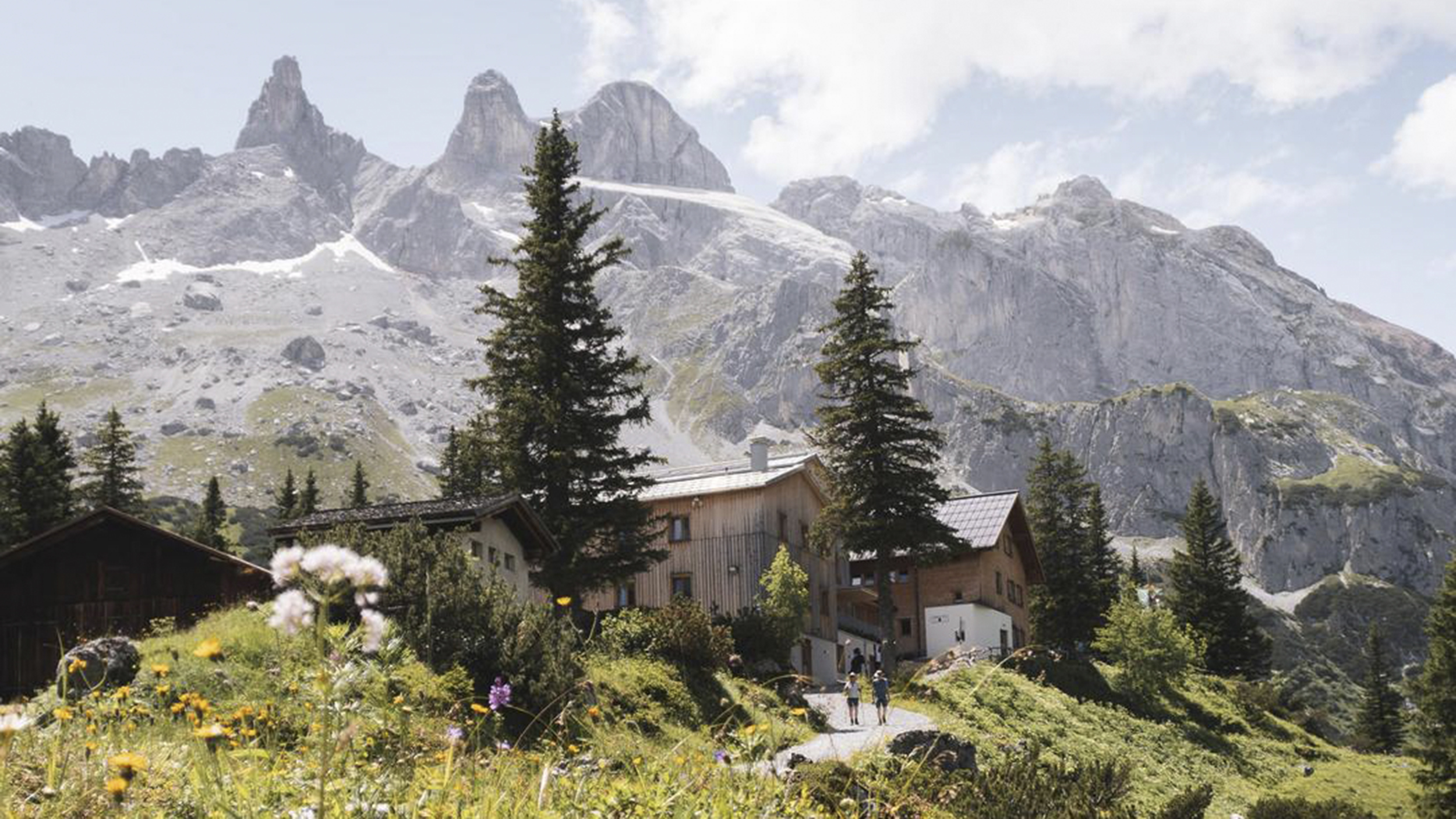 Eine Hütte in den Bergen.