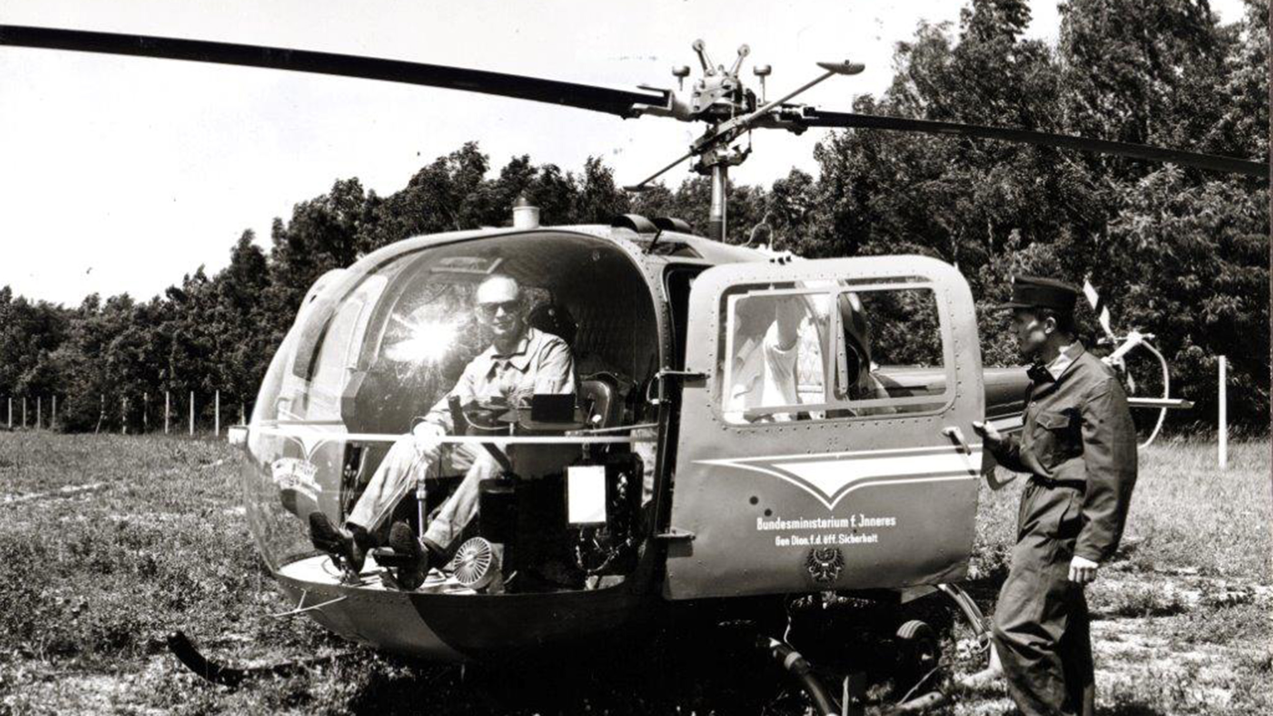Archivfoto eines Hubschraubers Agusta Bell 47 J3 B1 aus den 60er Jahren