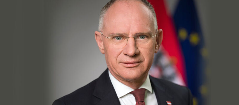 Portraitfoto von Gerhard Karner