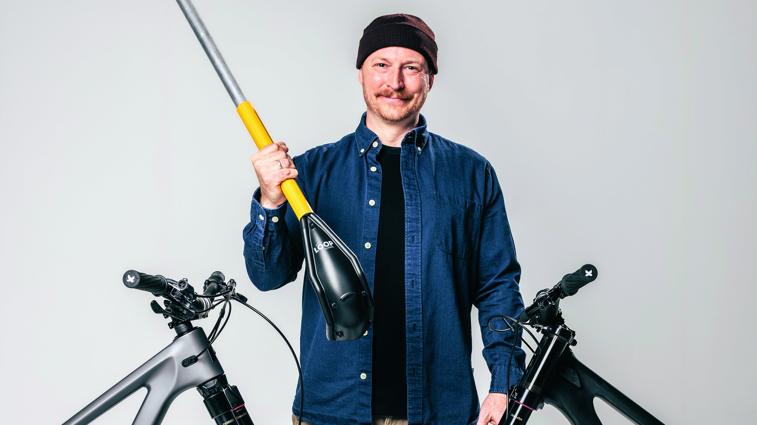Simon Hanl, der Erfinder von Easyloopsystem mit seiner Innovation.