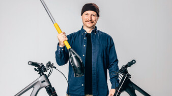 Simon Hanl, der Erfinder von Easyloopsystem mit seiner Innovation.