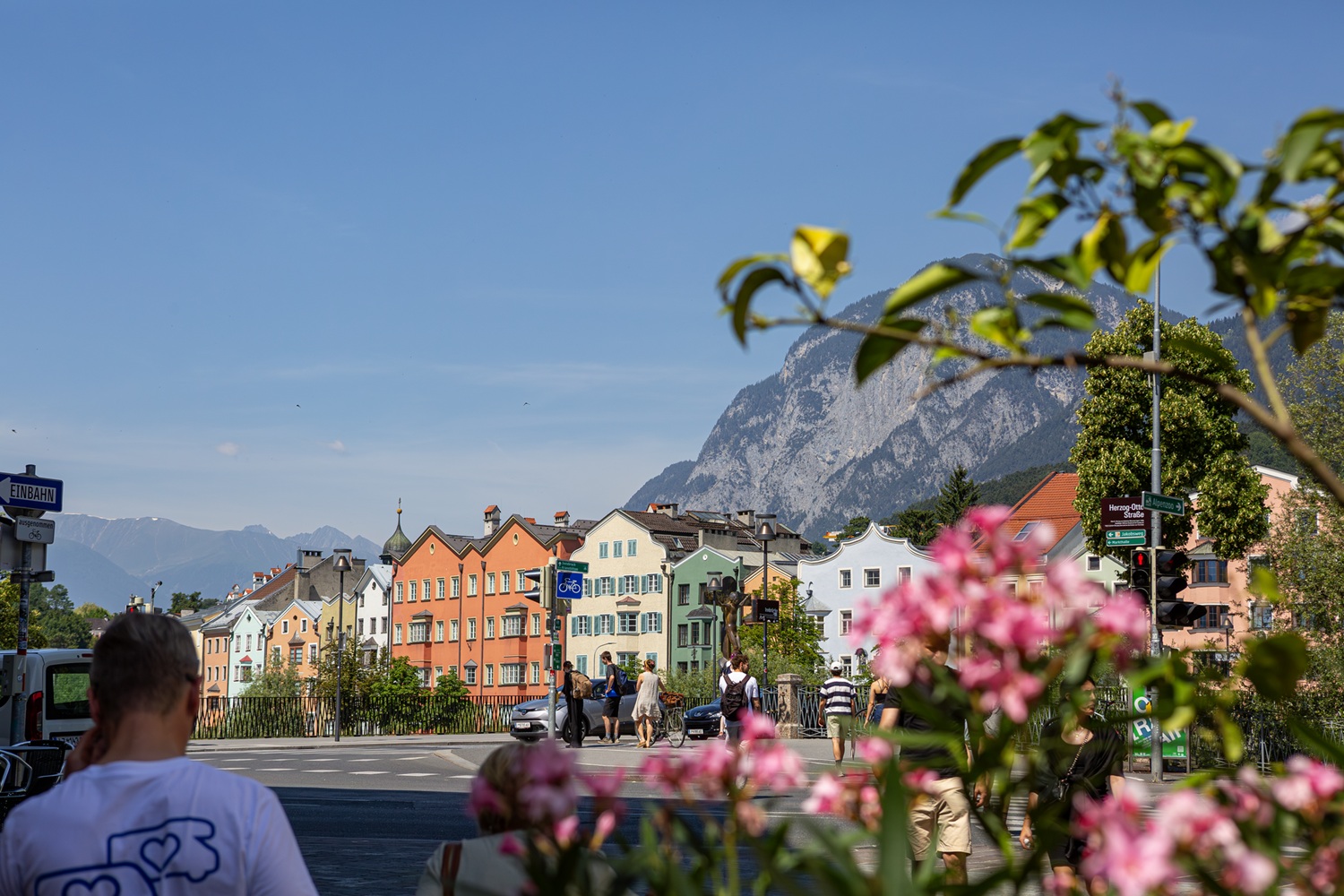 Man sieht eine Häuserfassade am Inn in Innsbruck