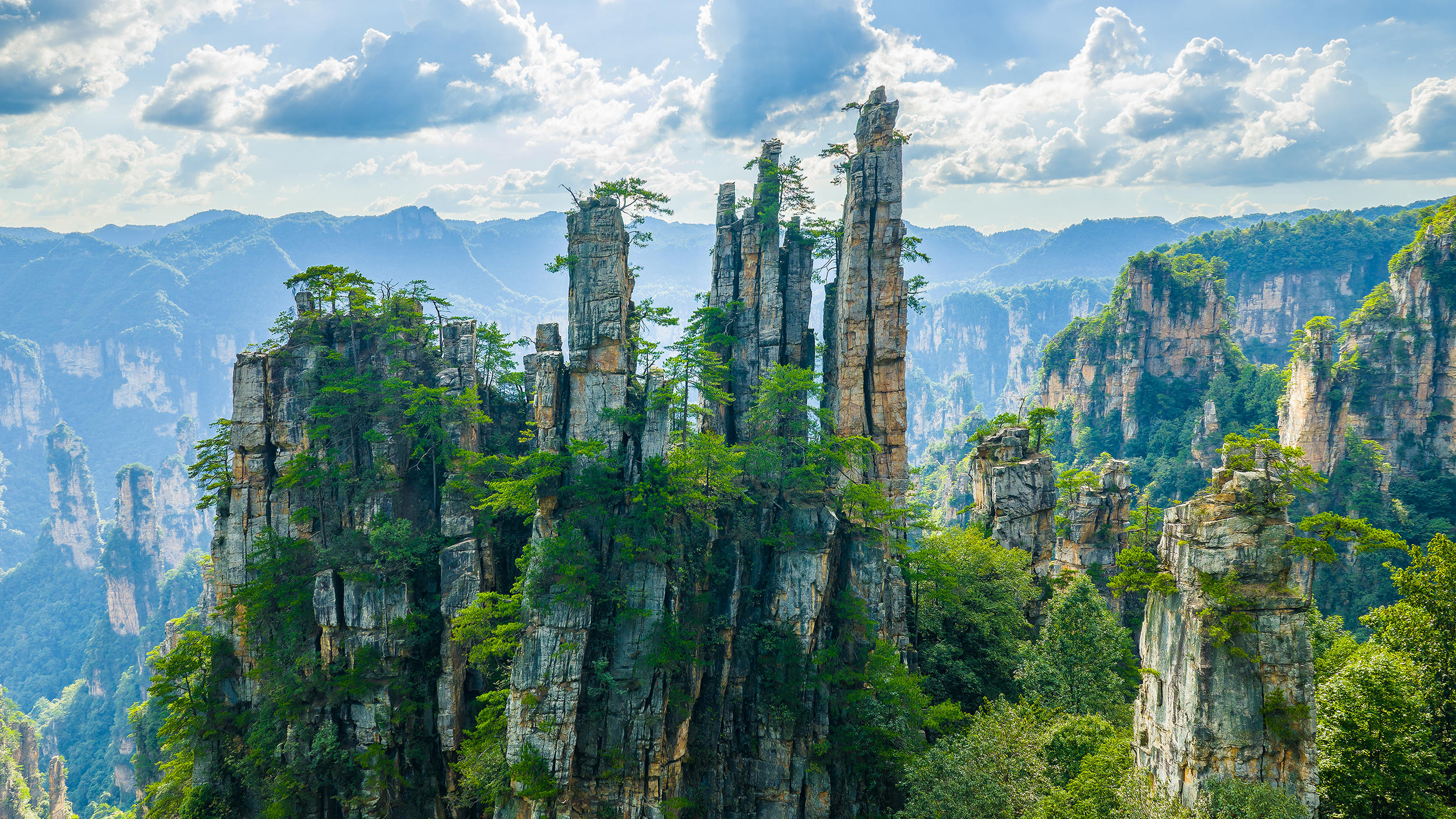 Wulingyuan Quarz-Sandsteinfelsen in Süd China
