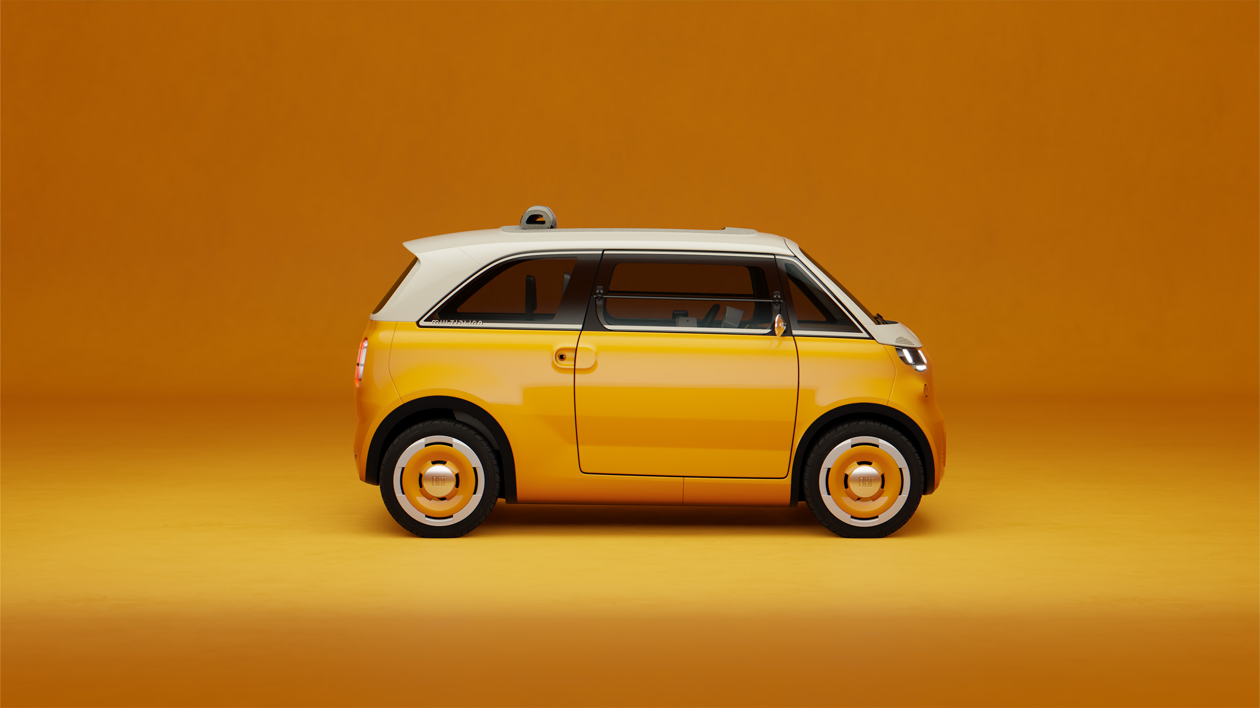 Orangefarbener Fiat Multiplina in der Seitenansicht mit weißem Dach, großen Seitenfenstern und orange-silbernen Radabdeckungen vor orangefarbenem Hintergrund.