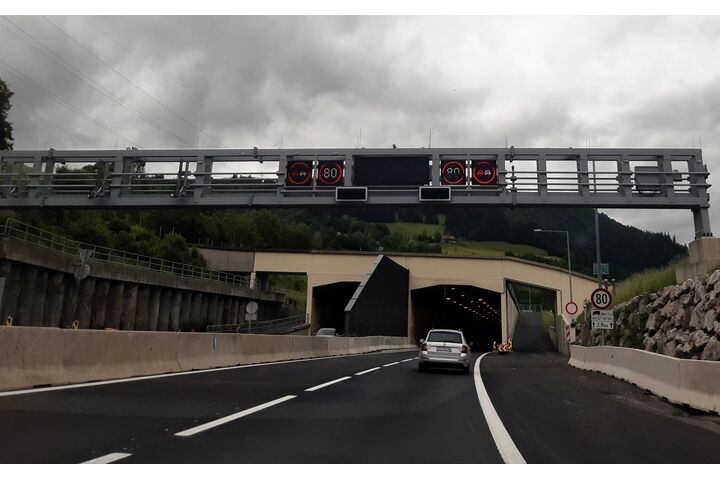 Portal des Tunnel Wald auf der A9, Pyhrn Autobahn. 
