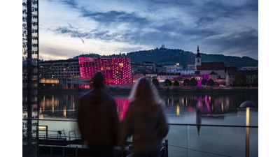 Abendstimmung Lentos und AEC6 Linz Tourismus_Robert Josipovic