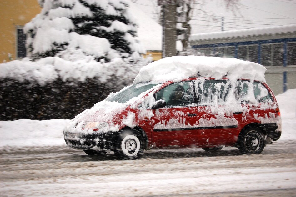 Eis & Schnee am Auto - für freie Sicht sorgen