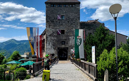 Burg Oberkapfenberg am Mürztalradweg