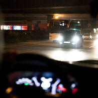 Autofahrt bei Nacht