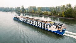 Flusskreuzfahrtschiff 