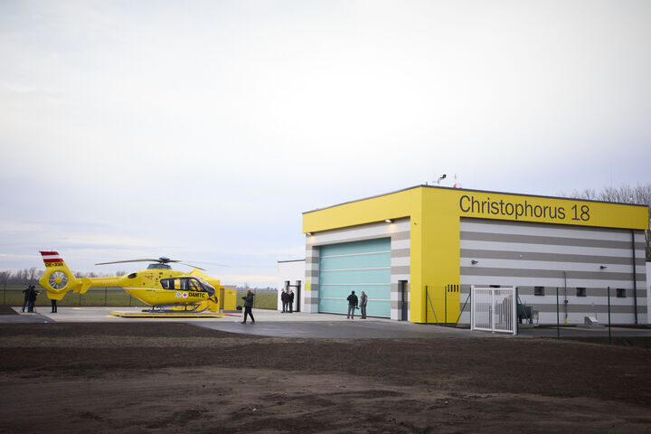 Neuer Stützpunkt Christophorus 18 - Hangar - der ÖAMTC-Flugrettung in Frauenkirchen, Burgenland.
