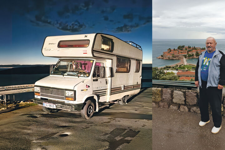 Ein Wohnmobil vor mediterraner Kulisse. Daneben zu sehen ist der Besitzer, ein ÖAMTC-Clubmitglied.