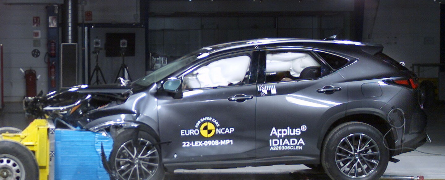 Crashtest 202203 - Lexus