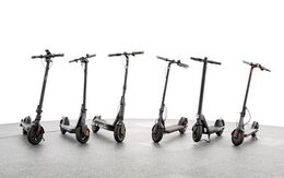 Akkus von sechs aktuellen E-Scootern untersucht.