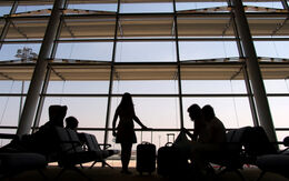 Flughafen Wartehalle.jpg