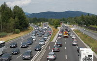 Starkes Verkehrsaufkommen auf der Autobahn A10 in Salzburg