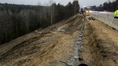 Zu sehen ist ein Hangrutsch auf der Süd Autobahn.