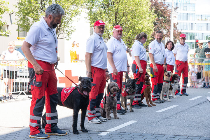 Beim Aktionstag "Helfer erleben" wurden die Einsatzorganisationen vor dem Vorhang geholt.