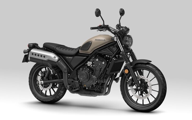 Stehendes Motorrad.