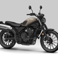 Stehendes Motorrad.