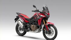 Stehendes Motorrad.