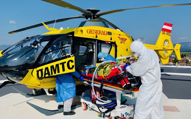 ÖAMTC-Flugrettung: Überstellung von Corona-Patienten ÖAMTC-Flugrettung: Überstellung von Corona-Patienten ÖAMTC/Rainer