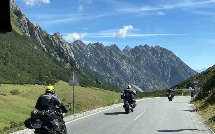 Motorradfahrer am Hahntennjoch