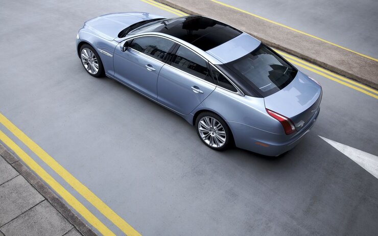 Jaguar XJ.jpg Jaguar XJ.jpg https://www.jaguar.at/about-jaguar/presse/index.html